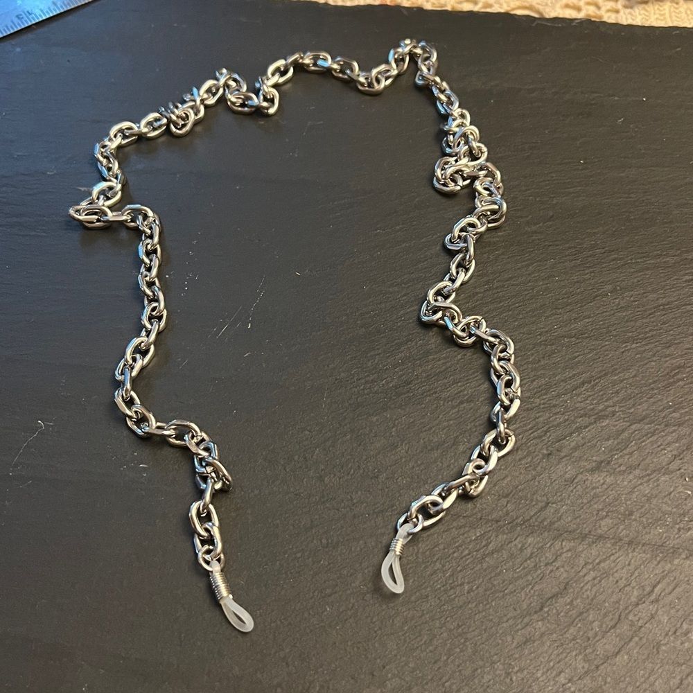 🌟 Handcrafted Silver Eyeglass Chain – Sleek & Stylish 🌟